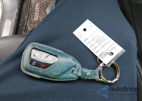 2025 Volkswagen Atlas Cross Sport 2.0T Sel from USA, damaged, VIN 1V2BE2CA0SC228137